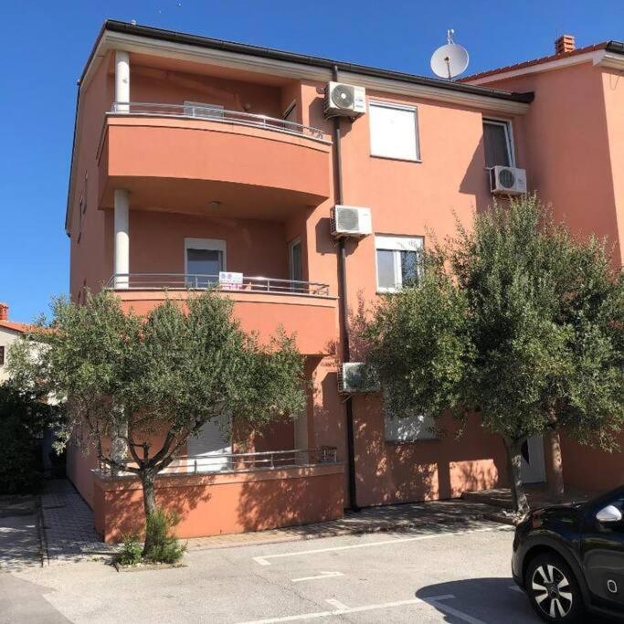 Apartmán Two Olives, Free Parking, Close To Beaches & Park