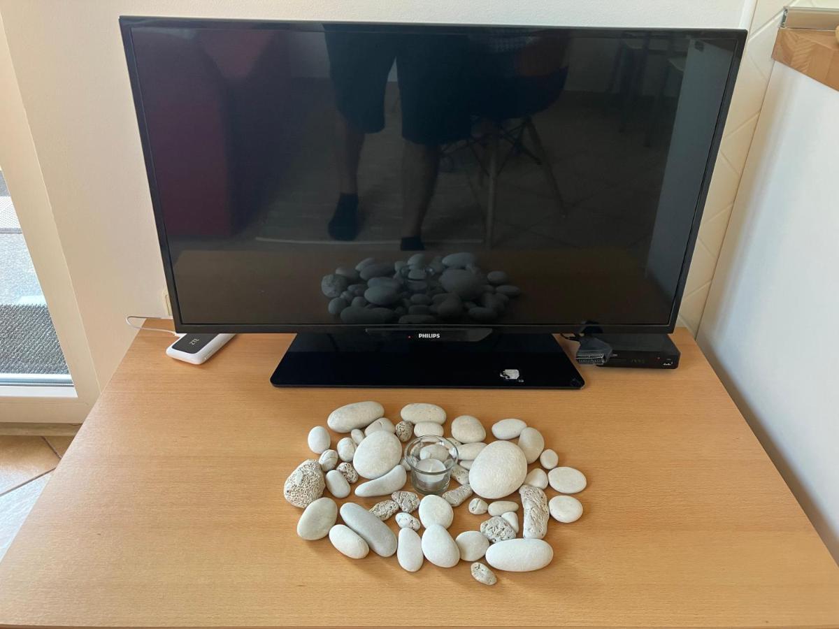 Apartment Two Olives, Free Parking, Close To Beaches & Park